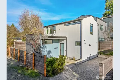 8605 5th Avenue NE #B, Seattle, WA 98115 - Photo 2
