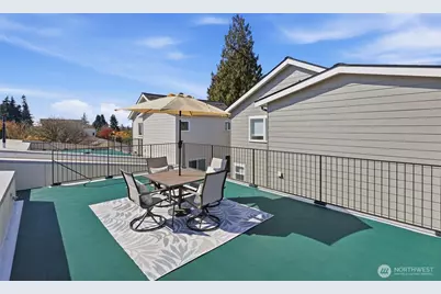 8332 26th Avenue NW, Seattle, WA 98117 - Photo 22