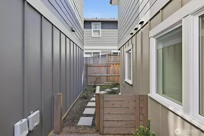 8332 26th Avenue NW, Seattle, WA 98117 - Photo 28