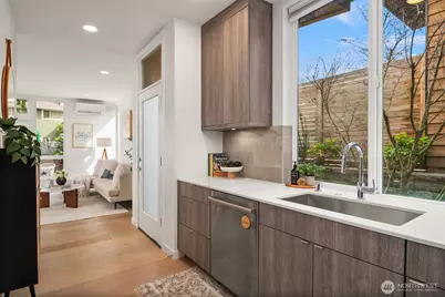 6710 36th Avenue SW #B, Seattle, WA 98126 - Photo 10