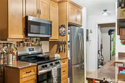 13229 Linden Avenue N #B306, Seattle, WA 98133 - Photo 8