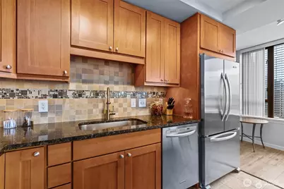2201 3rd Avenue #2301, Seattle, WA 98121 - Photo 14