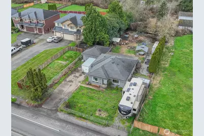 11324 Waller Road E, Tacoma, WA 98446 - Photo 2