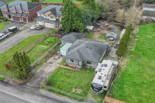 11324 Waller Rd E, Tacoma, WA 98446 - Photo 2