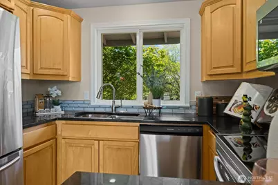 944 Maple Street, Edmonds, WA 98020 - Photo 12