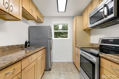 19857 25th Avenue NE #105, Shoreline, WA 98155 - Photo 8