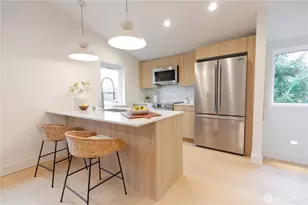 1528 25th Ave, Seattle, WA 98122 - Photo 2