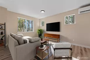 945 NW Heller St, Oak Harbor, WA 98277 - Photo 8