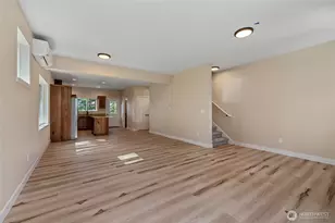 945 NW Heller St, Oak Harbor, WA 98277 - Photo 12