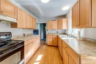 2016 W 10th St, Port Angeles, WA 98363 - Photo 14