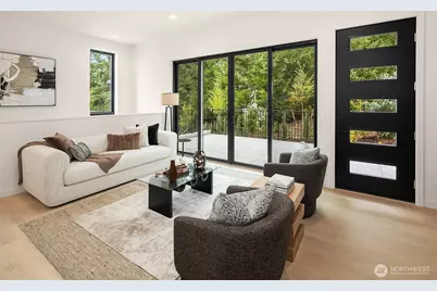 286 118th Avenue SE, Bellevue, WA 98005 - Photo 2