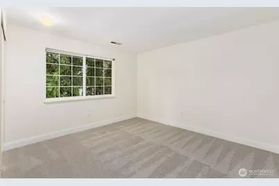 18505 NE 26th Street, Redmond, WA 98052 - Photo 22