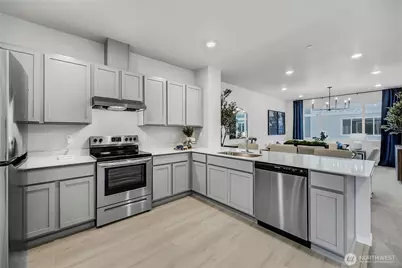 34140 Emerald Ridge Avenue SE, Black Diamond, WA 98010 - Photo 2