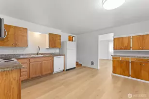 3118 Deer Island Dr E, Lake Tapps, WA 98391 - Photo 6