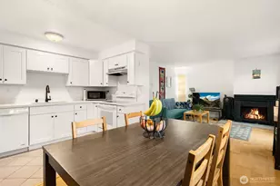 220 SW Clark St, Issaquah, WA 98027 - Photo 2