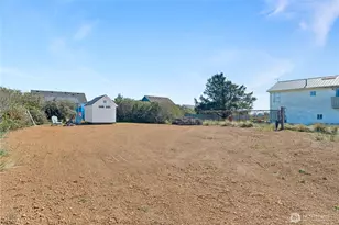 427 N Portal Loop SW, Ocean Shores, WA 98569 - Photo 1