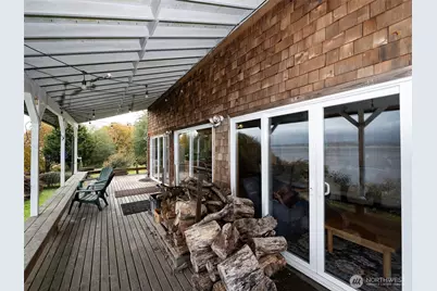 26 E Port Gardner Dr, Everett, WA 98206 - Photo 16