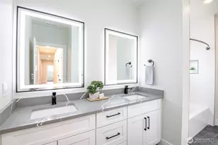 12648 NE 80th St, Kirkland, WA 98033 - Photo 24