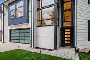 12648 NE 80th St, Kirkland, WA 98033 - Photo 2