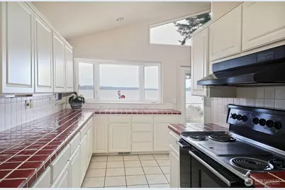 2693 North Bluff Road, Greenbank, WA 98253 - Photo 12