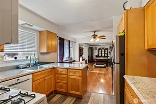 194 May Street W, Port Orchard, WA 98366 - Photo 4