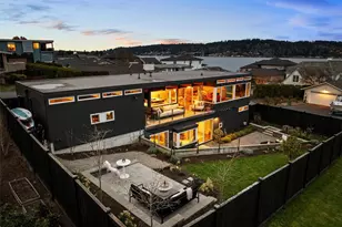 19523 SE 51st St, Issaquah, WA 98027 - Photo 1