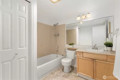 18501 SE Newport Way #H235, Issaquah, WA 98027 - Photo 16