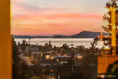 303 7th Street, Anacortes, WA 98221 - Photo 2