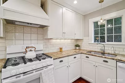 314 N 117th Street, Seattle, WA 98133 - Photo 10