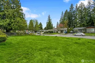 8901 Emerson Pl, Everett, WA 98208 - Photo 20