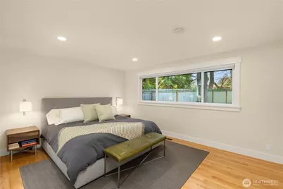 9525 Mercerwood Drive, Mercer Island, WA 98040 - Photo 14