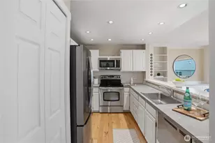 790 Madison Ave N, Bainbridge Island, WA 98110 - Photo 18
