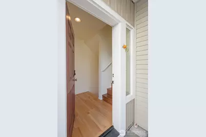6895 Holly Park Drive S, Seattle, WA 98118 - Photo 2