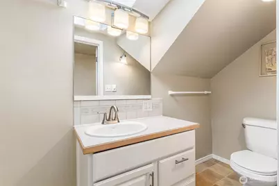 12700 37th Avenue NE, Seattle, WA 98125 - Photo 32