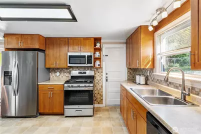 12700 37th Avenue NE, Seattle, WA 98125 - Photo 8