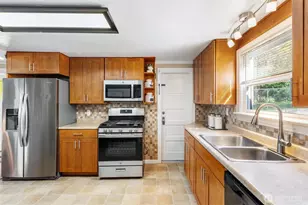 12700 37th Ave NE, Seattle, WA 98125 - Photo 8