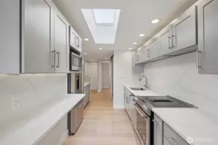 2134 Waverly Pl N, Seattle, WA 98109 - Photo 8