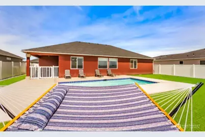 808 Q Street SW, Quincy, WA 98848 - Photo 4