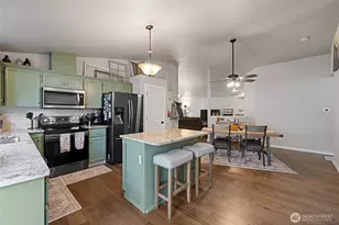 22505 44th Ave Ct E, Spanaway, WA 98387 - Photo 10