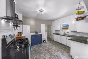 513 S Pine St, Burlington, WA 98233 - Photo 10