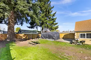 513 S Pine St, Burlington, WA 98233 - Photo 32
