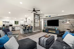 11316 Laurel Pl, Anderson Island, WA 98303 - Photo 12