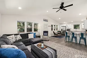 11316 Laurel Pl, Anderson Island, WA 98303 - Photo 4