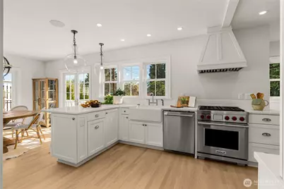 2200 41st Ave SW, Seattle, WA 98116 - Photo 12