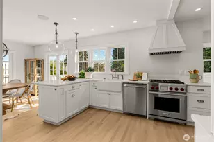 2200 41st Ave SW, Seattle, WA 98116 - Photo 12