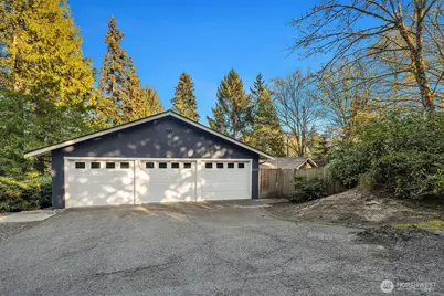 2001 77th Avenue NE, Medina, WA 98039 - Photo 32