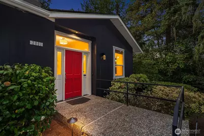 2001 77th Avenue NE, Medina, WA 98039 - Photo 2