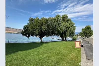 211 Pinnacle Place, Chelan, WA 98816 - Photo 12