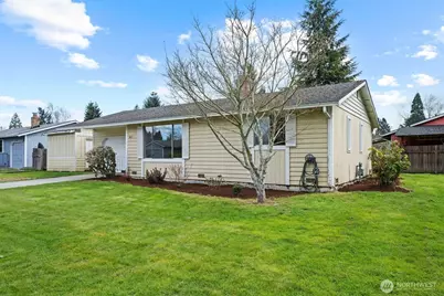 9017 57th Drive NE, Marysville, WA 98270 - Photo 2