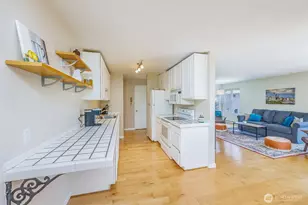 1214 Taylor Ave N, Seattle, WA 98109 - Photo 8